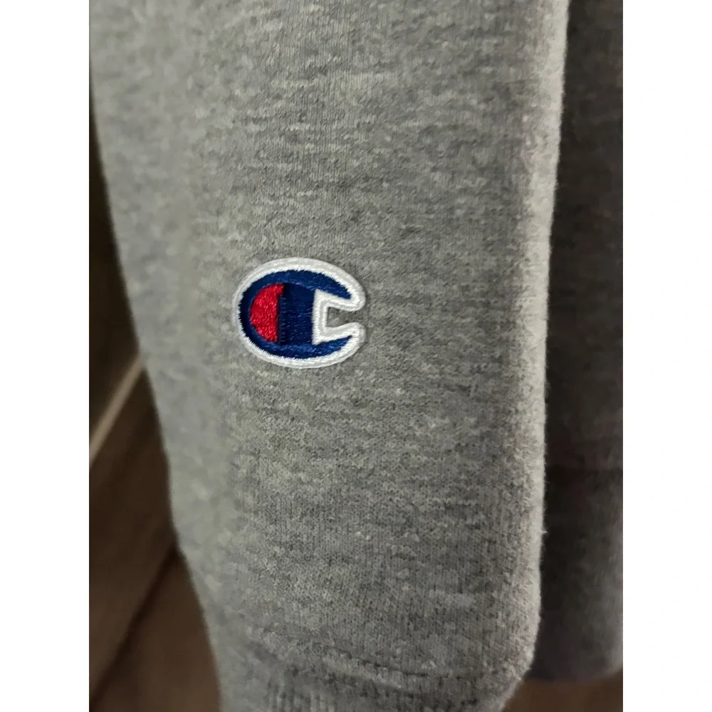 Champion Kids Gray Pullover Hoodie Sweatshirt Size Medium M Logo Patch Fleece